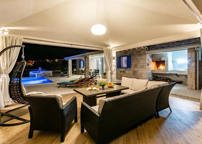 Blue Sky Villa *